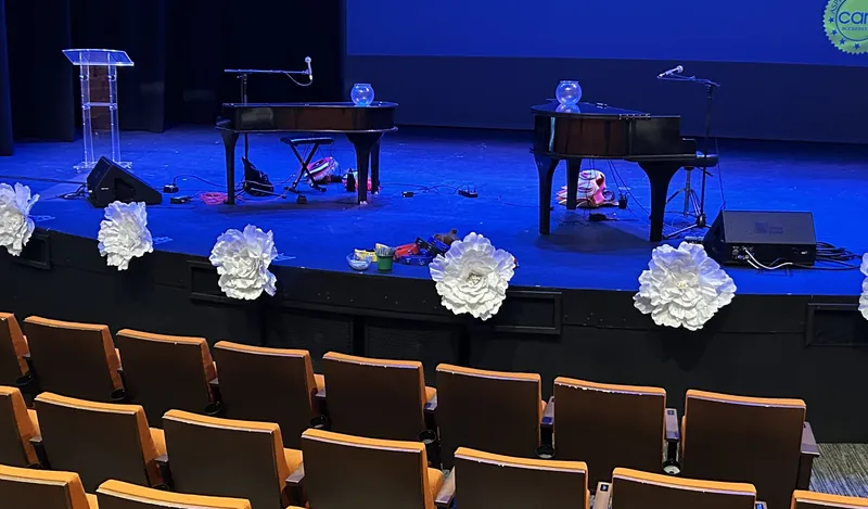 Modern Dueling Pianos setup