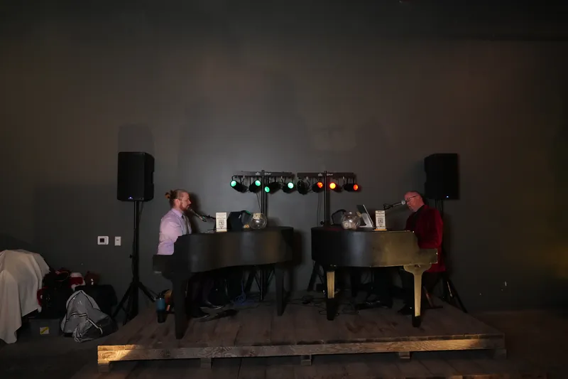 Modern Dueling Pianos setup